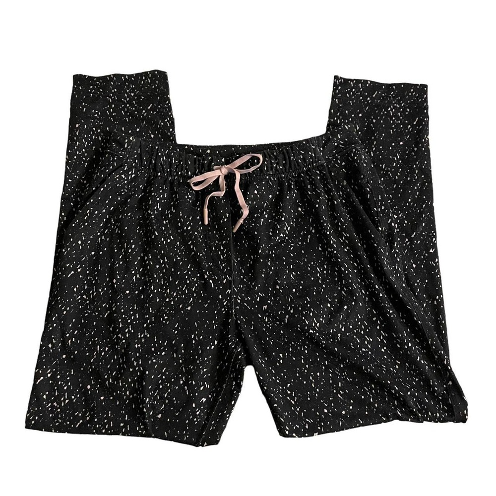 the black and pink lululemon athletic pants